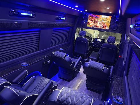 Used 2023 Mercedes-Benz Sprinter 3500 w/ Parking Package image 8