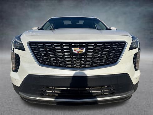 Used 2019 Cadillac XT4 Premium Luxury w/ Enhanced Visibility Package FWD image 12