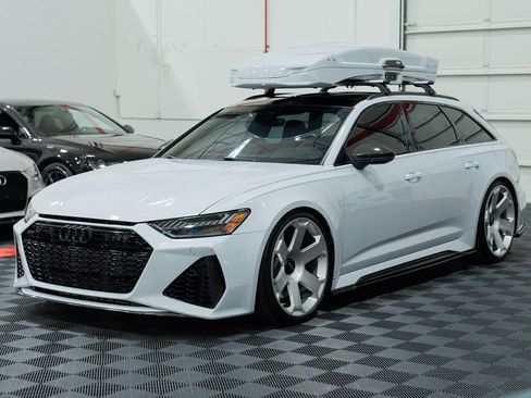 Used 2021 Audi RS 6 w/ Carbon Optic Package AWD/4WD image 3
