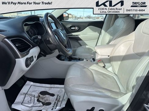 Used 2019 Jeep Cherokee Limited w/ Technology Group image 9