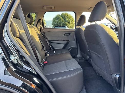 Used 2023 Nissan Rogue SV AWD/4WD image 13
