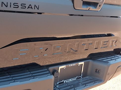 Used 2024 Nissan Frontier SV w/ Hardbody Edition AWD/4WD image 29