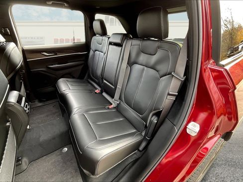 New 2025 Jeep Grand Cherokee Limited image 10