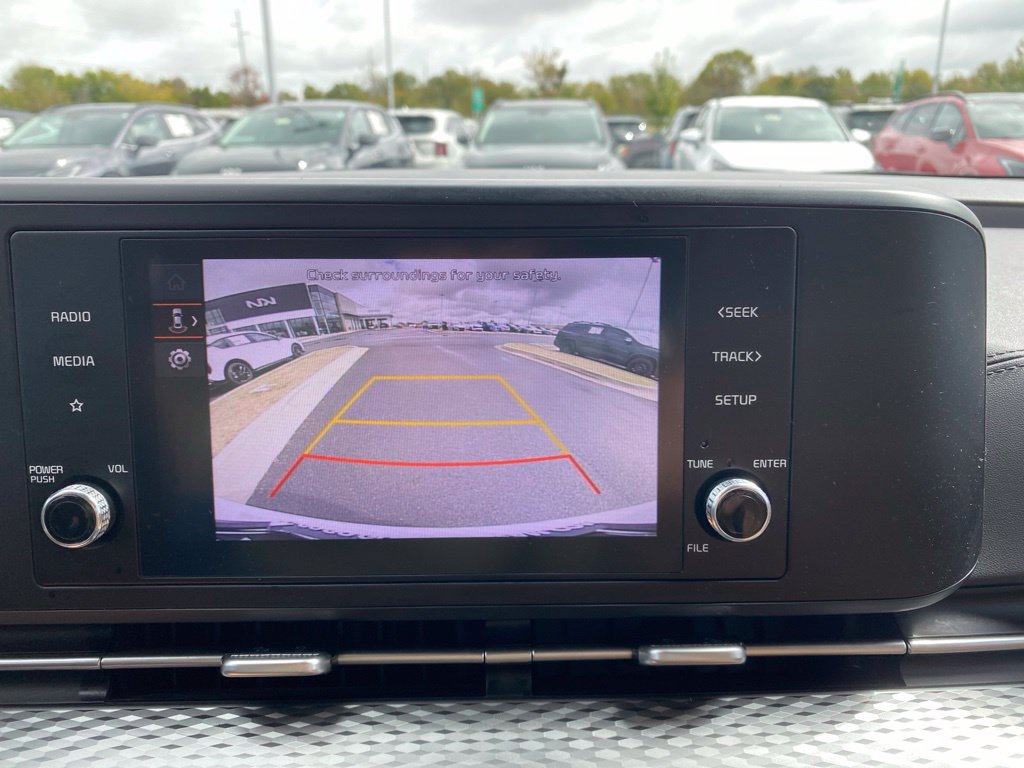 Certified 2024 Kia Carnival LX FWD image 18