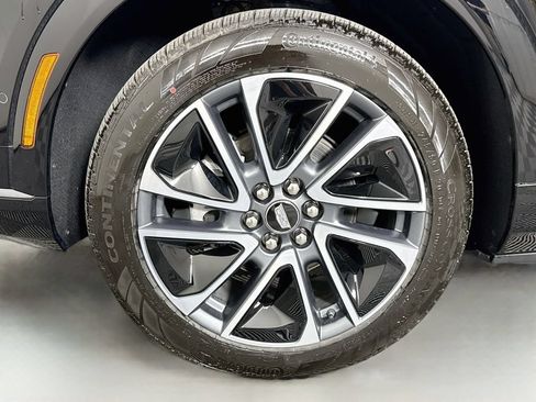 Certified 2025 Cadillac Optiq Sport 1 AWD/4WD image 32