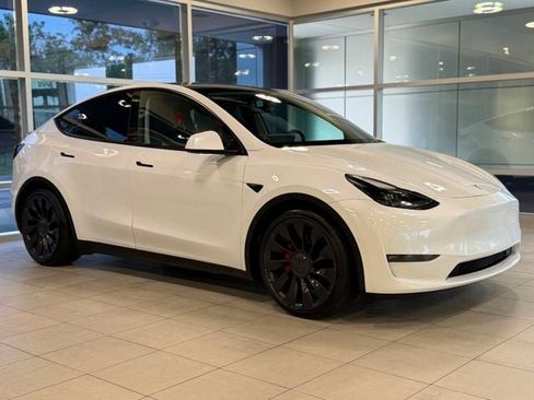 Used 2022 Tesla Model Y Performance AWD/4WD image 6
