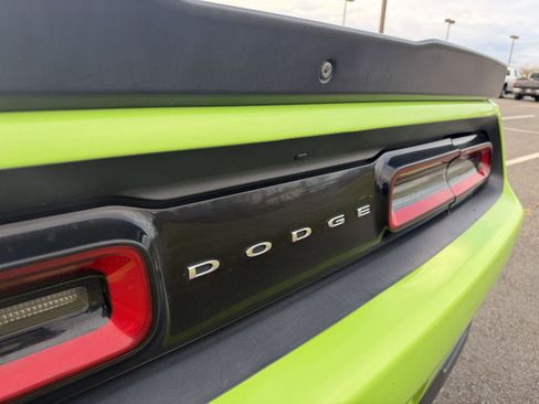 Used 2015 Dodge Challenger R/T image 20