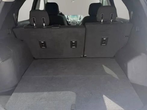 Used 2018 Chevrolet Equinox LT FWD image 19