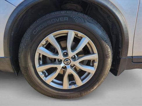 Used 2018 Nissan Rogue SV w/ Premium Package image 19