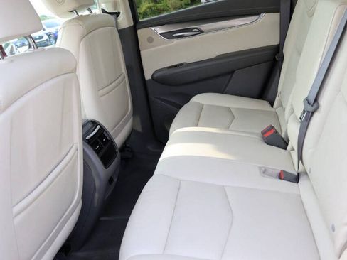 Used 2017 Cadillac XT5 Luxury w/ Driver Awareness Package AWD/4WD image 17