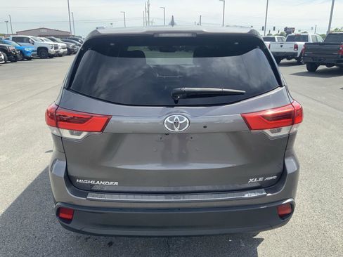 Used 2019 Toyota Highlander XLE AWD/4WD image 7