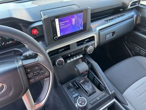 Used 2025 Toyota Tacoma TRD Off-Road image 29
