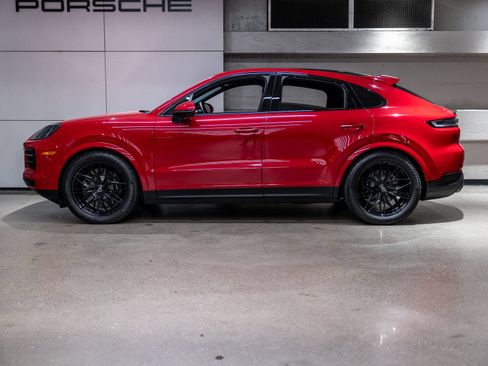 Certified 2024 Porsche Cayenne S AWD/4WD image 2