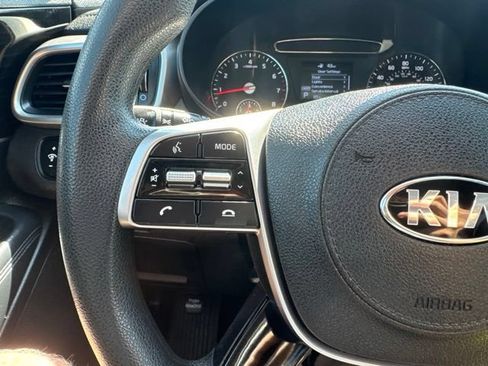 Used 2020 Kia Sorento FWD V6 image 24