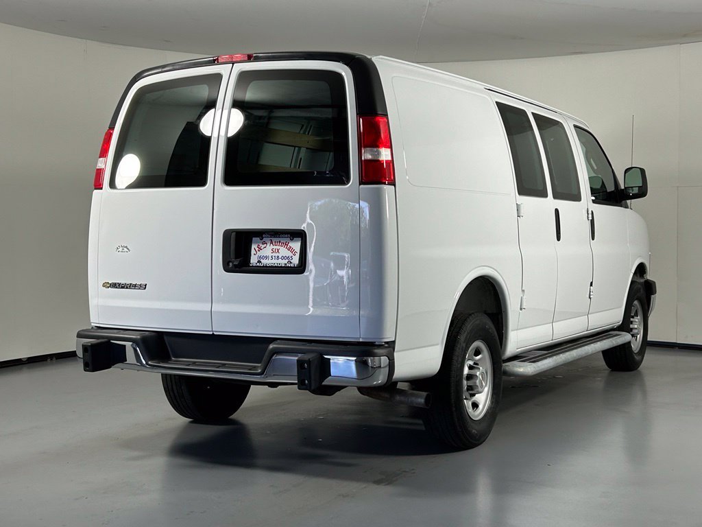 Used 2025 Chevrolet Express 2500 w/ Driver Convenience Package RWD image 7