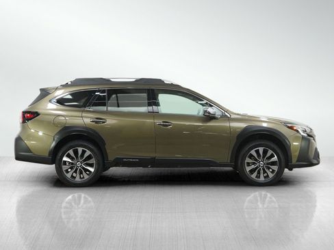 Used 2023 Subaru Outback Touring AWD/4WD image 6