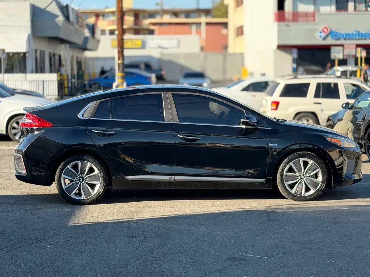 Used 2018 Hyundai Ioniq Limited FWD image 16