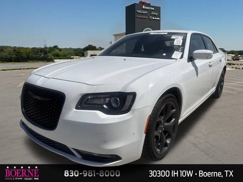 Used 2023 Chrysler 300 S RWD image 3