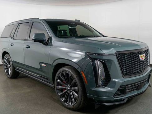 Used 2025 Cadillac Escalade V w/ LPO, Floor Liner Package image 2