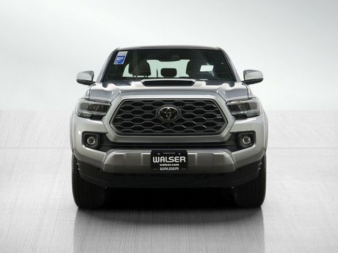 Used 2020 Toyota Tacoma TRD Sport w/ TRD Premium Sport Package AWD/4WD image 8