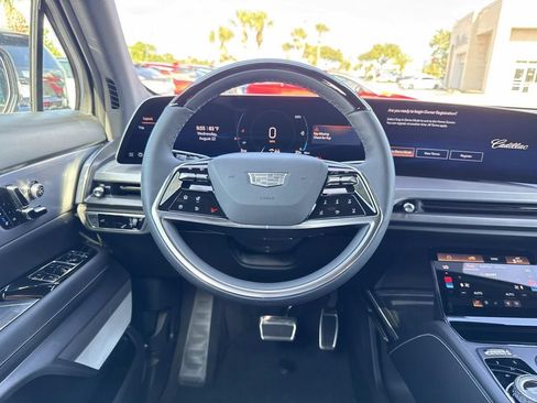 New 2027 Cadillac Vistiq Sport w/ LPO, Floor Liner Package AWD/4WD image 17