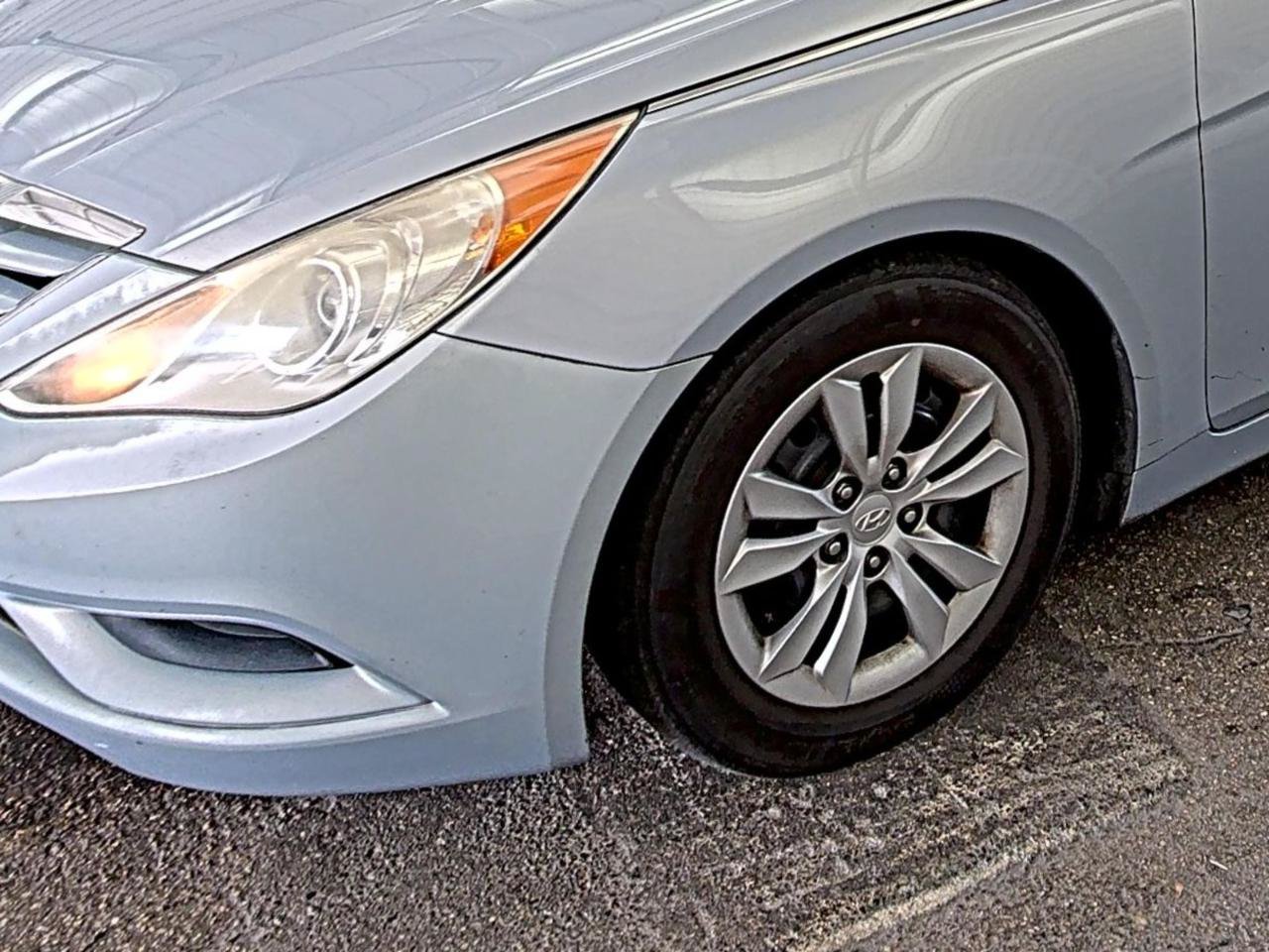 Used 2011 Hyundai Sonata GLS FWD image 16