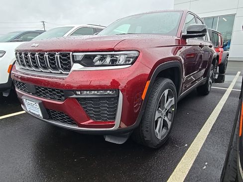 New 2026 Jeep Grand Cherokee Limited AWD/4WD image 3