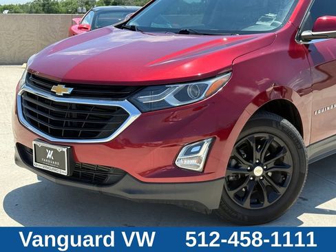 Used 2020 Chevrolet Equinox LT FWD image 2