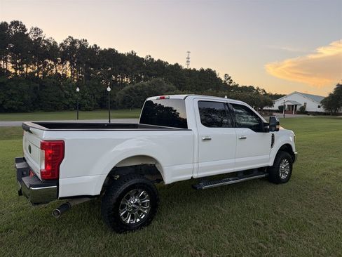 Used 2018 Ford F250 XLT w/ XLT Premium Package AWD/4WD image 6