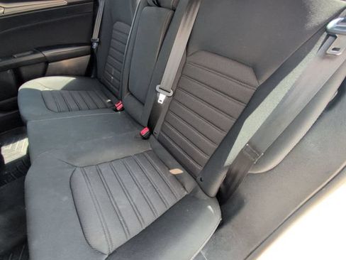 Used 2020 Ford Fusion SE FWD image 15