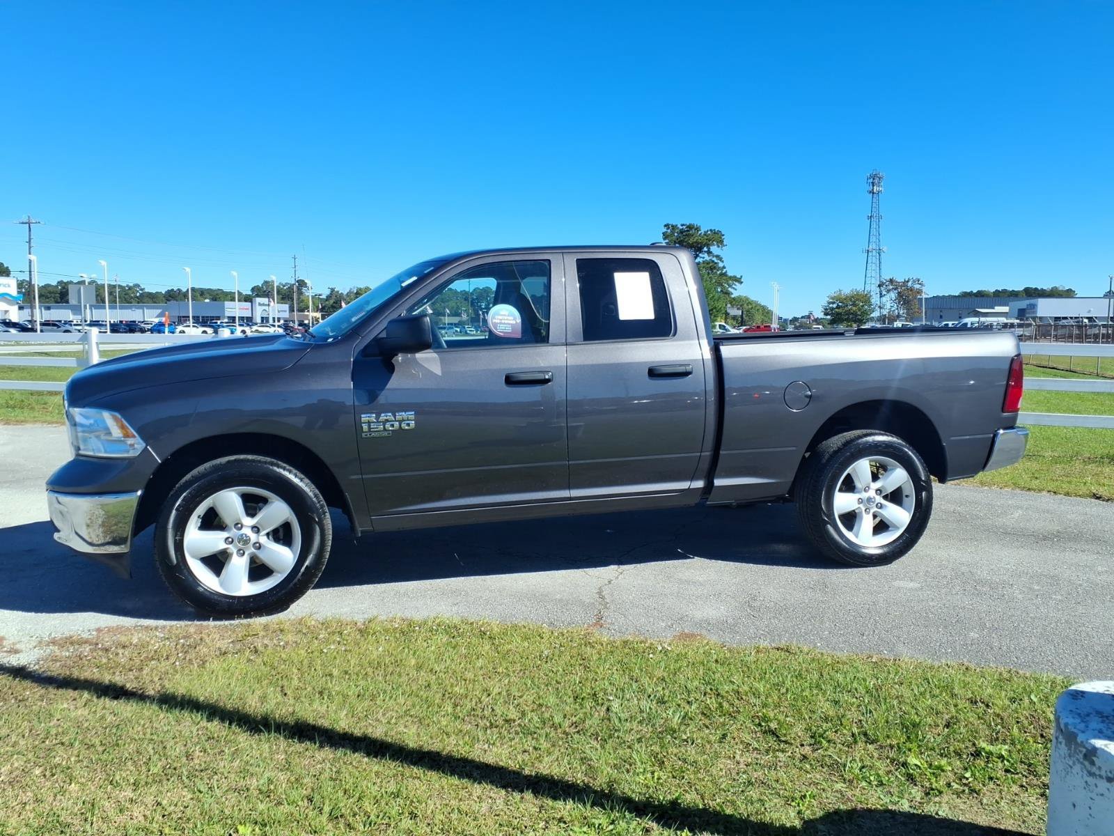 Used 2024 RAM 1500 Classic SLT AWD/4WD image 5