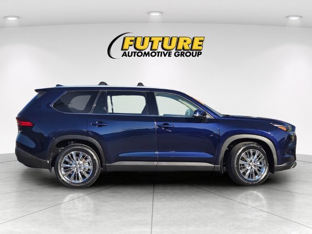 Used 2025 Toyota Grand Highlander AWD image 4