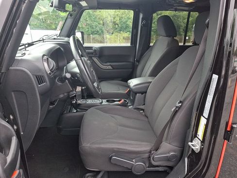 Used 2018 Jeep Wrangler Unlimited Sport S AWD/4WD image 13
