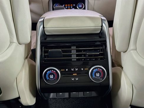 Certified 2023 Land Rover Range Rover SE AWD/4WD image 27