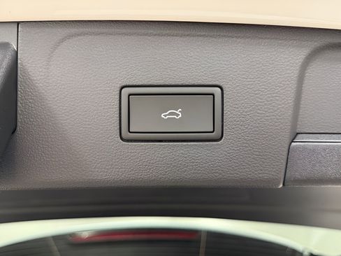 New 2026 Volkswagen Atlas SE image 10