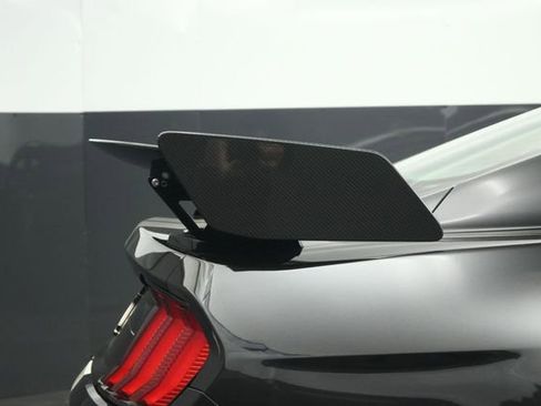 Used 2022 Ford Mustang Shelby GT500 w/ Carbon Fiber Track Pack RWD image 60