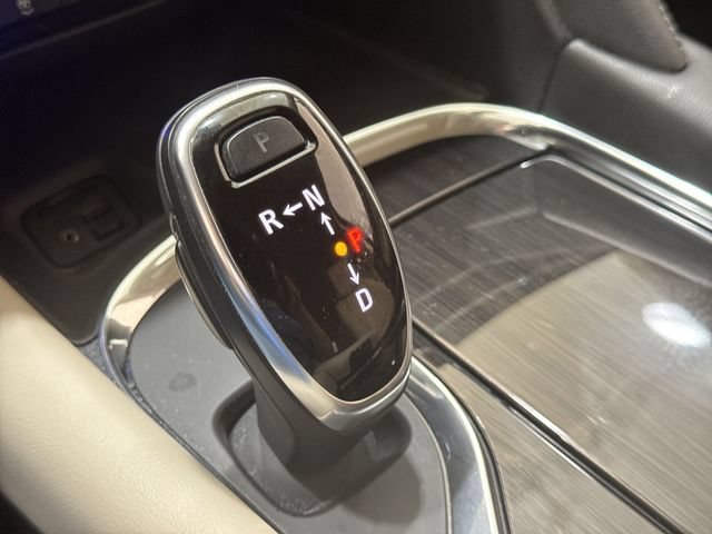 Used 2020 Buick Enclave Premium w/ Surround and Sites Package FWD image 16