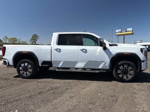 New 2026 GMC Sierra 2500 Denali w/ Denali Reserve Package AWD/4WD image 2