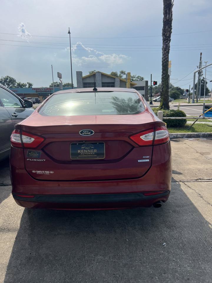 Used 2014 Ford Fusion SE w/ Equipment Group 202A FWD image 4