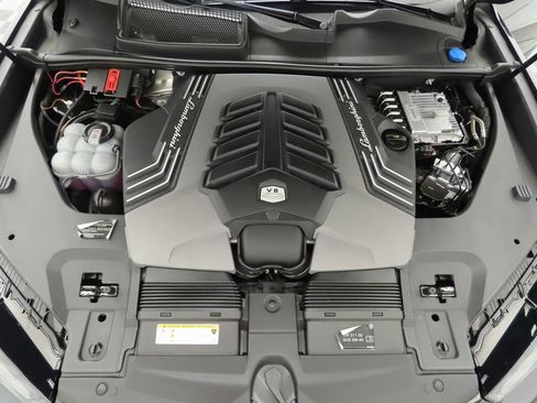 Used 2024 Lamborghini Urus S image 28