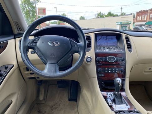 Used 2016 INFINITI QX50 2WD w/ Deluxe Touring Package image 14