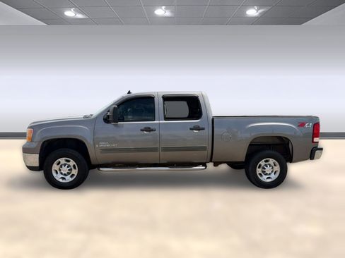 Used 2008 GMC Sierra 2500 SLE w/ Z71 Off-Road Package image 2