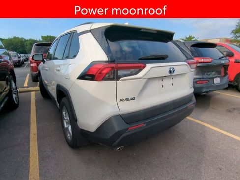 Used 2019 Toyota RAV4 XLE w/ Carpet Mat Package AWD/4WD image 4