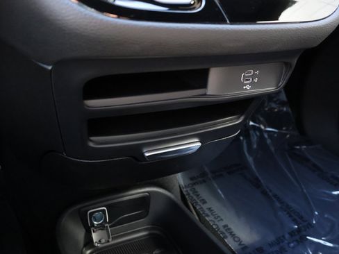 New 2026 Chrysler Pacifica Select image 37