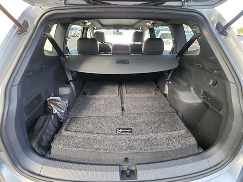 Used 2021 Volkswagen Tiguan SE R-Line w/ 3rd Row Seat Package image 24