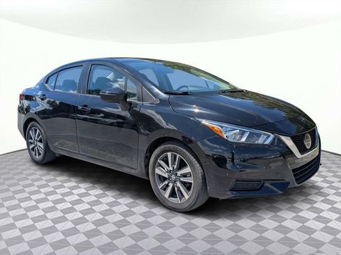 Used 2021 Nissan Versa SV FWD image 2
