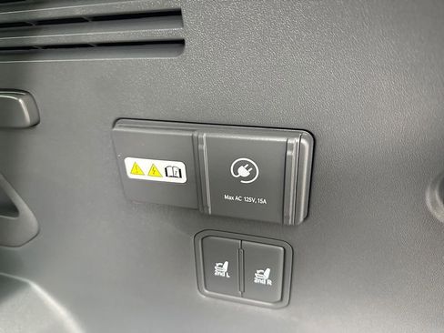 Used 2026 Kia EV9 Wind AWD/4WD image 11