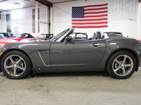 Used 2009 Saturn Sky Red Line RWD image 26
