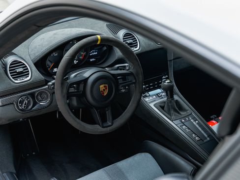 Used 2023 Porsche 718 Cayman GT4 RS RWD image 44