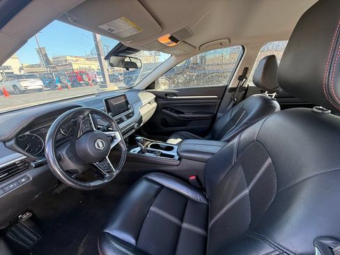 Used 2024 Nissan Altima 2.5 SR FWD image 5